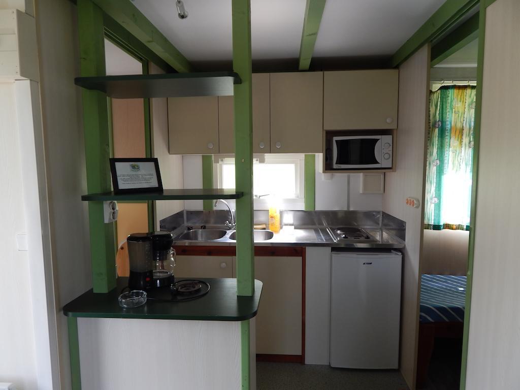 Camping Du Moulin Hotel Meyrieu-les-Etangs Room photo