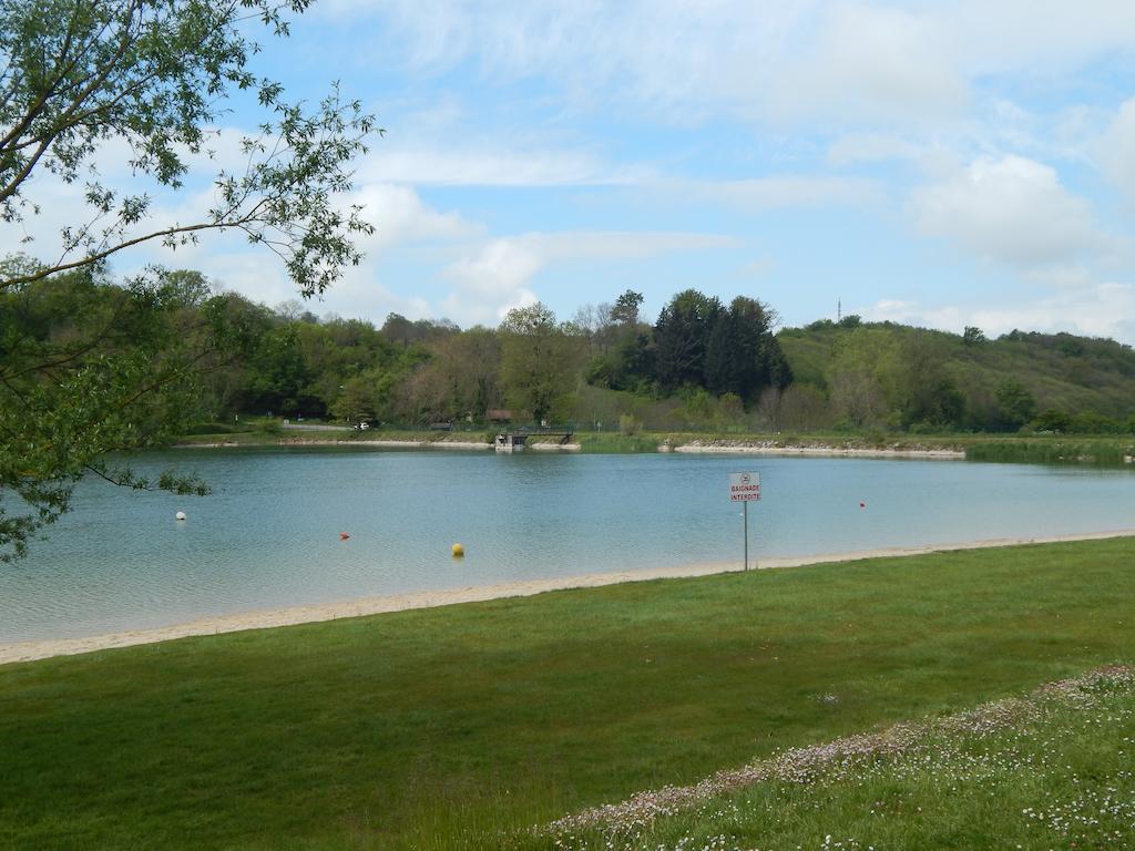 Camping Du Moulin Hotel Meyrieu-les-Etangs Exterior photo